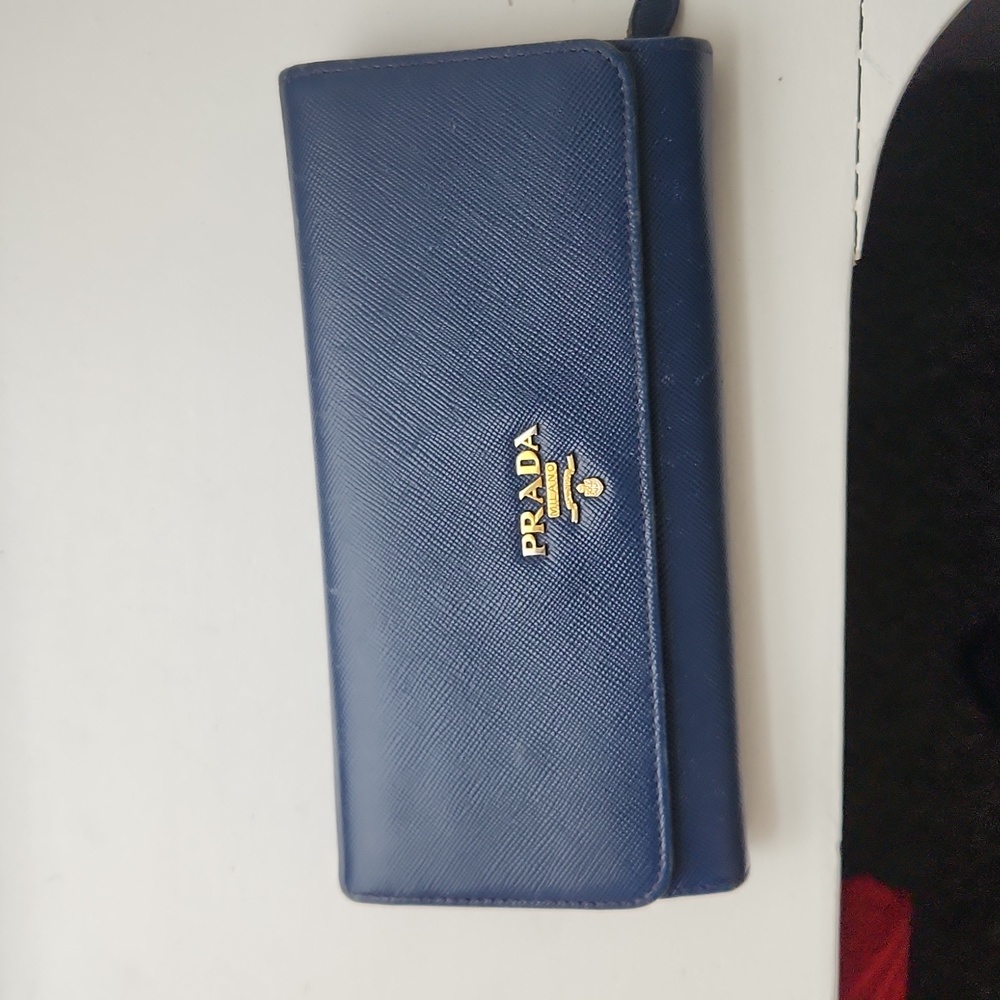 COPY - 💯 AUTHENTIC PRADA WALLET